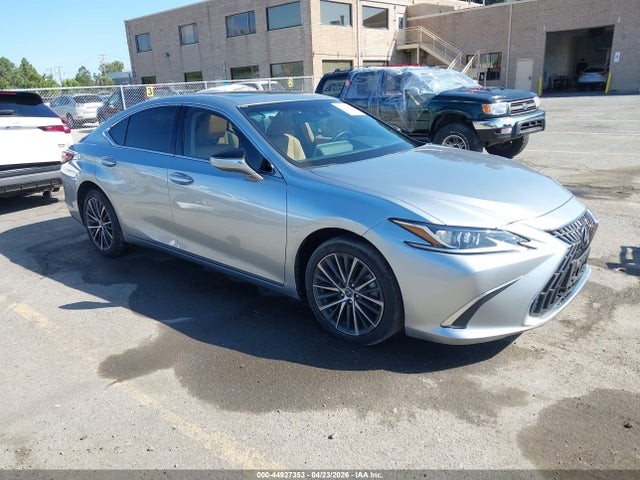 Salvage Lexus Es Image
