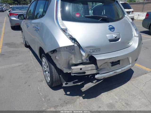 Nissan LEAF S
