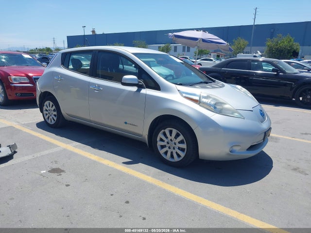Salvage Nissan LEAF Image