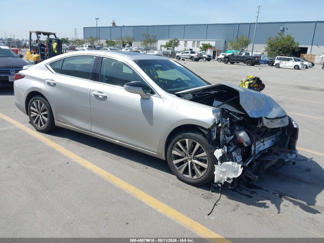Salvage Lexus Es Image