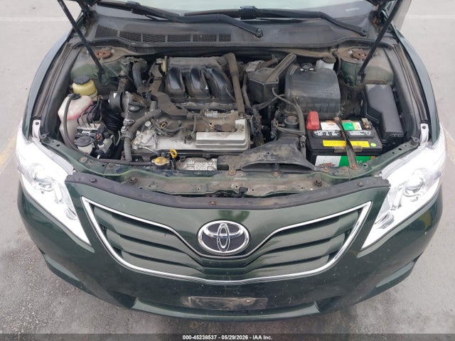 Toyota Camry Le V6