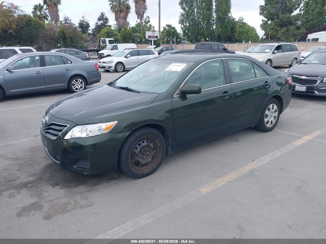 Toyota Camry Le V6