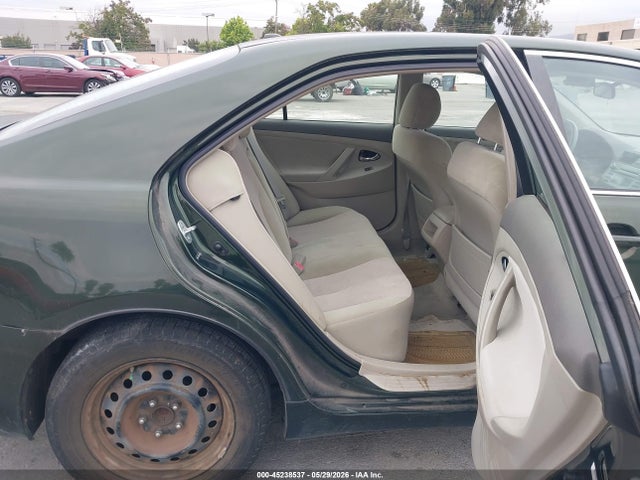 Toyota Camry Le V6