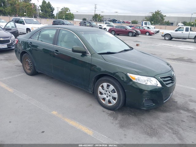 Salvage Toyota Camry Image
