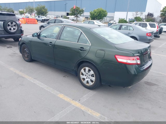 Toyota Camry Le V6