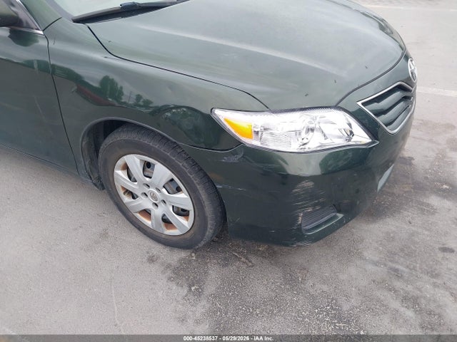 Toyota Camry Le V6