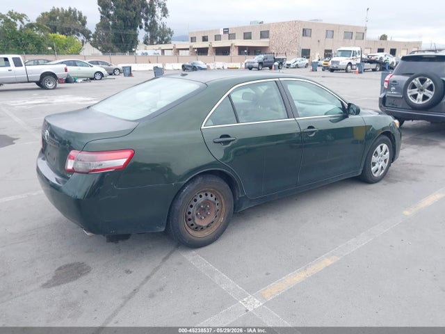 Toyota Camry Le V6