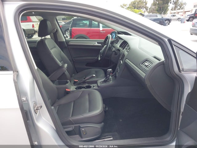 Volkswagen Golf Tsi Se 4-door