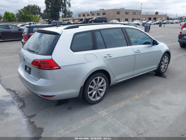 Volkswagen Golf Tsi Se 4-door