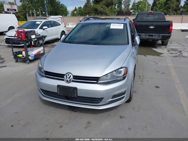 Volkswagen Golf Tsi Se 4-door