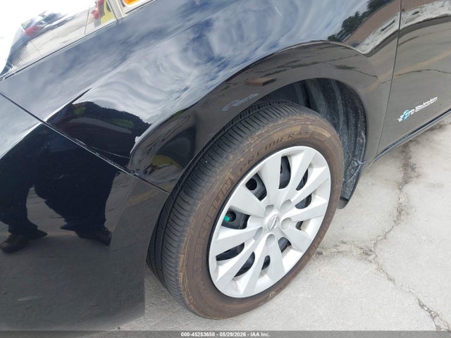Nissan LEAF S