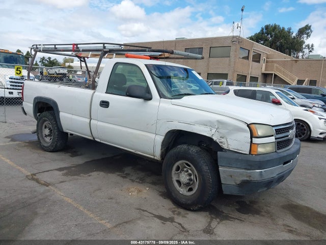 Salvage Chevrolet Silverado 2500 Image