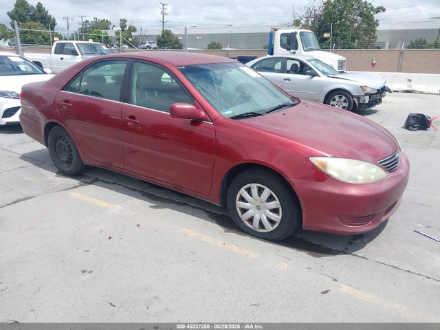 Salvage Toyota Camry Image
