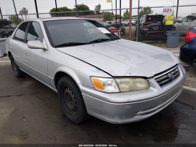 Salvage Toyota Camry Image