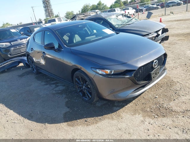 Salvage Mazda Mazda3 Image
