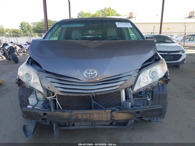 Toyota Sienna Xle V6 8 Passenger
