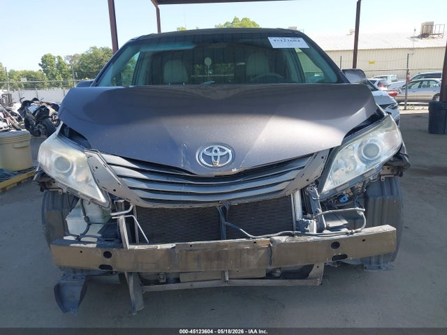 Toyota Sienna Xle V6 8 Passenger