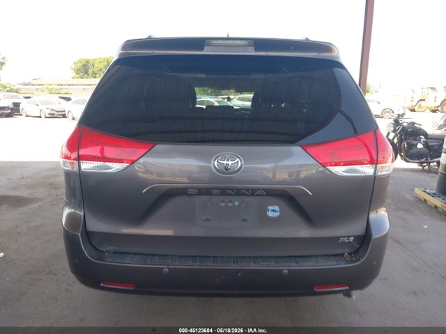 Toyota Sienna Xle V6 8 Passenger