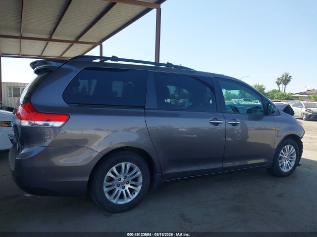 Toyota Sienna Xle V6 8 Passenger