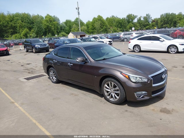 Salvage INFINITI Q70 Image