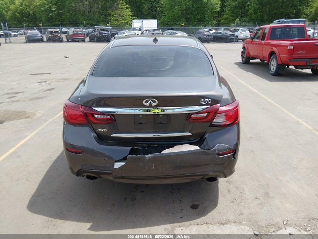 INFINITI Q70 3.7x