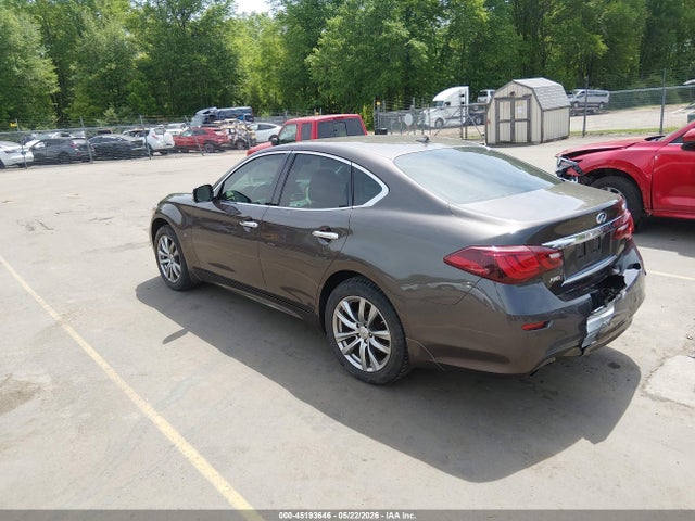 INFINITI Q70 3.7x