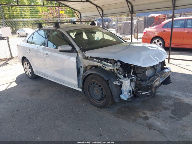 Salvage Volkswagen Jetta Image
