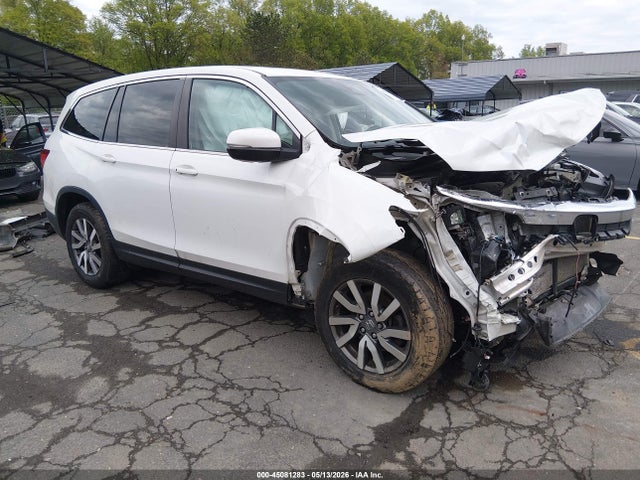 Salvage Honda Pilot Image