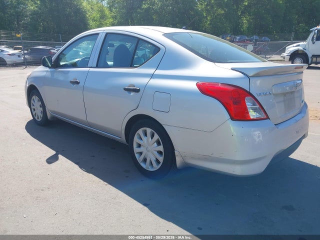 Nissan Versa 1.6 S+