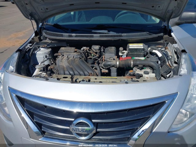 Nissan Versa 1.6 S+