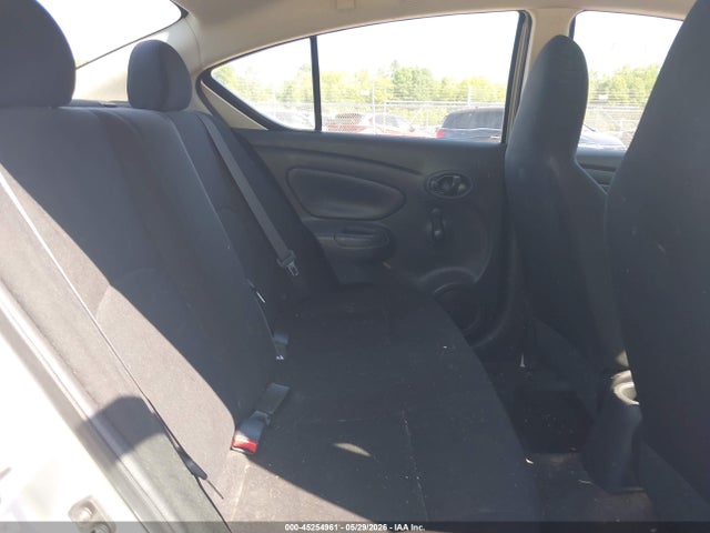 Nissan Versa 1.6 S+