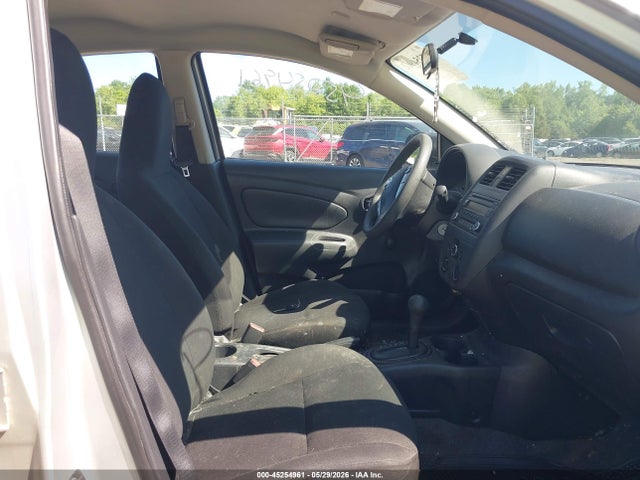 Nissan Versa 1.6 S+