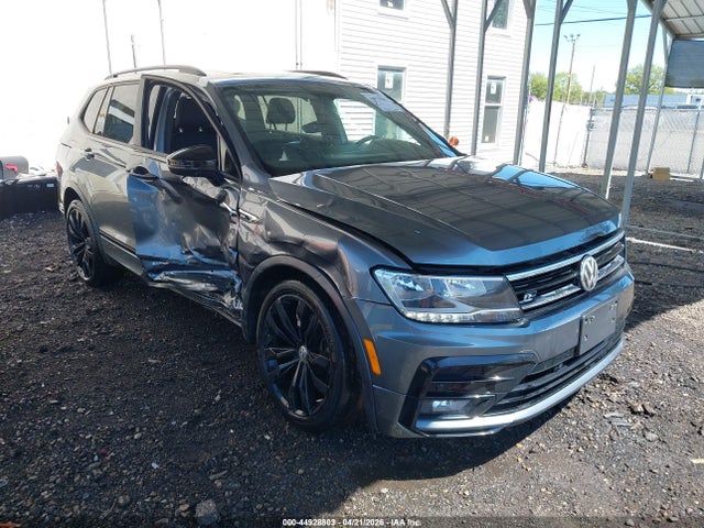 Salvage Volkswagen Tiguan Image