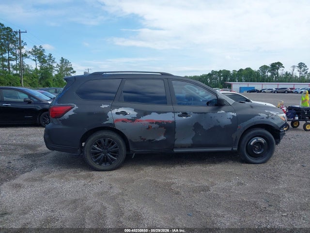 Nissan Pathfinder Sv