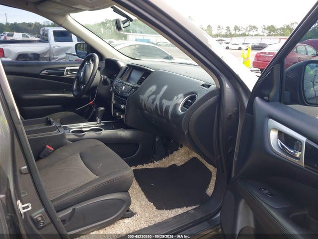 Nissan Pathfinder Sv