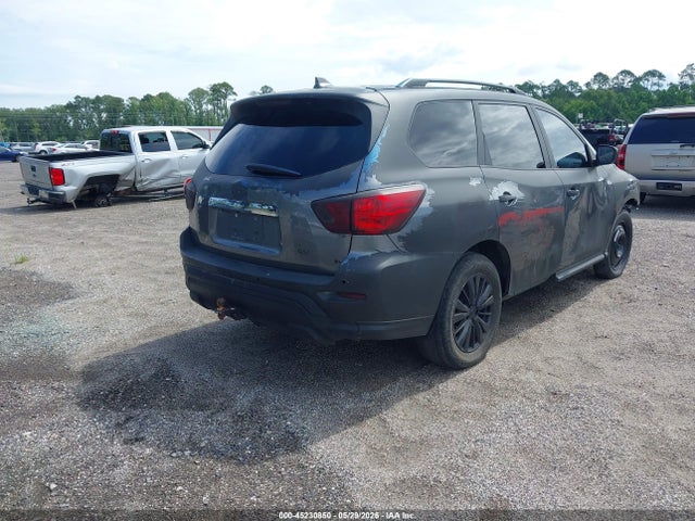 Nissan Pathfinder Sv