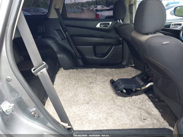 Nissan Pathfinder Sv