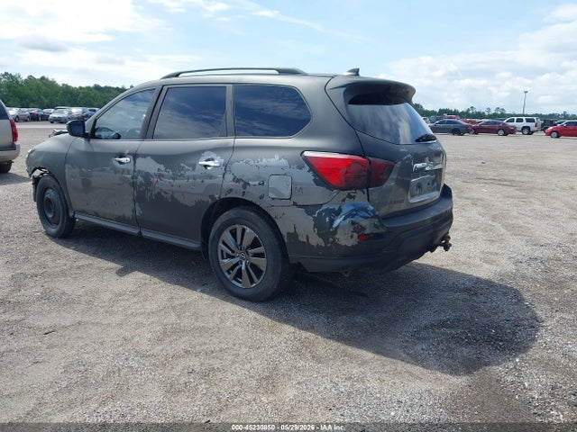 Nissan Pathfinder Sv