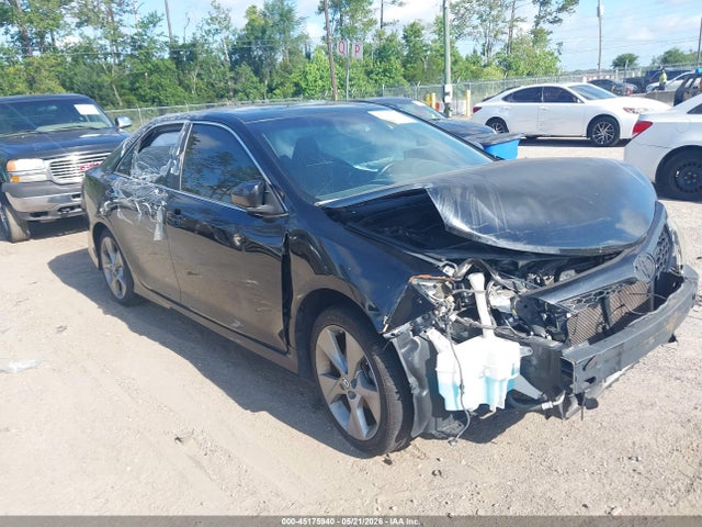 Salvage Toyota Camry Image