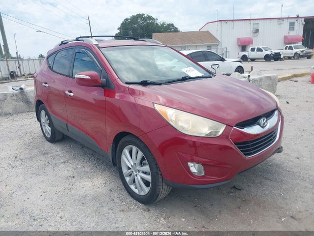 Salvage Hyundai TUCSON Image