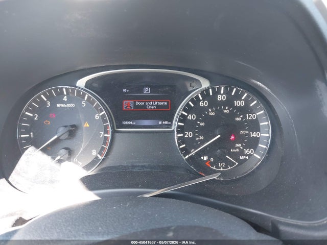 Nissan Pathfinder Sv