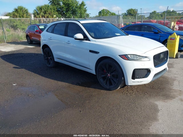 Salvage Jaguar F-PACE Image