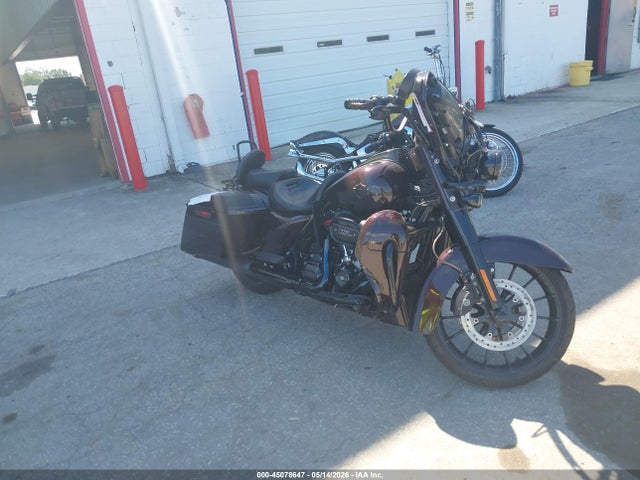 Salvage Harley-Davidson Flhxse Image