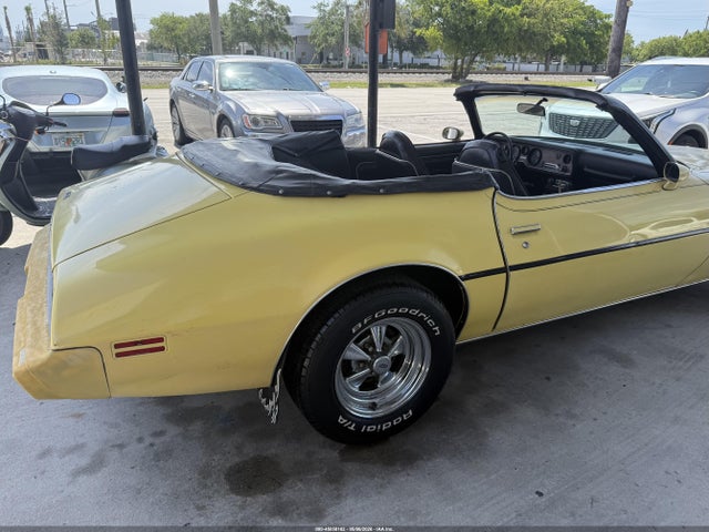 Pontiac Firebird Esprit