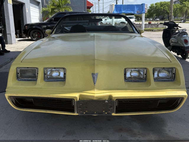 Pontiac Firebird Esprit