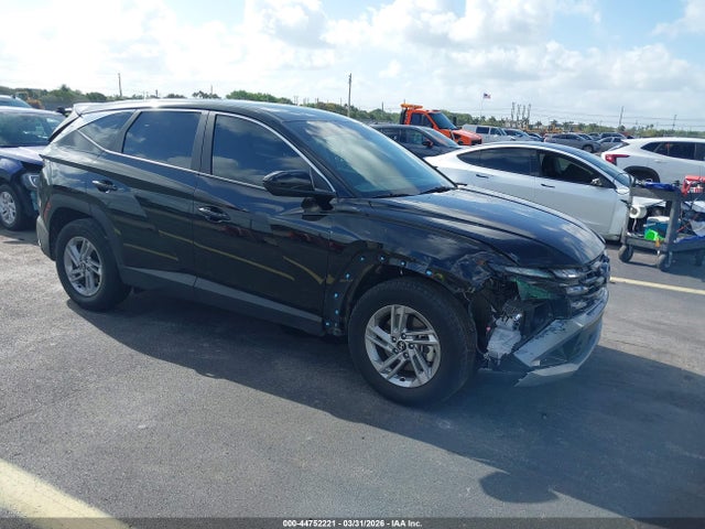 Salvage Hyundai TUCSON Image
