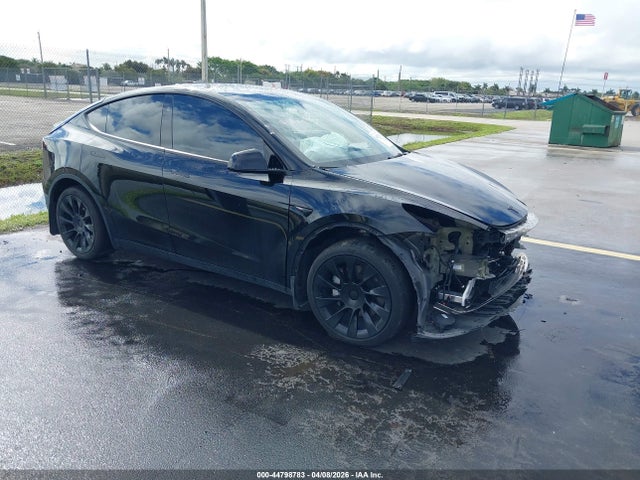 Salvage Tesla Model Y Image