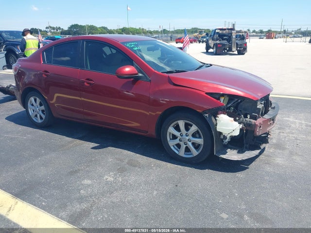 Salvage Mazda Mazda3 Image