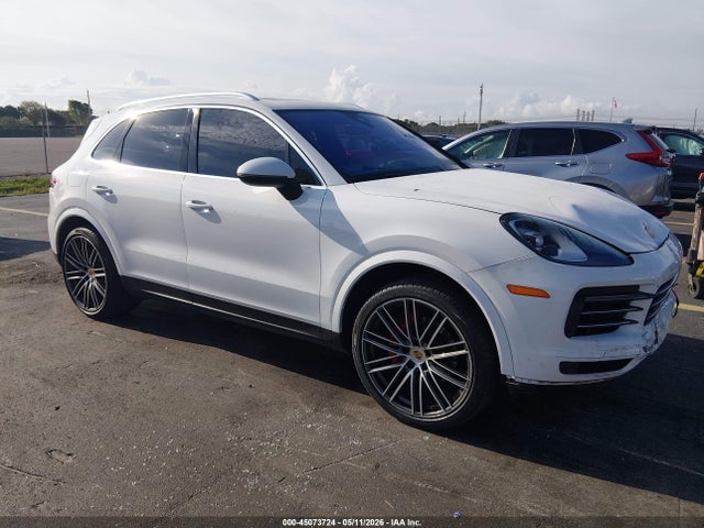 Salvage Porsche Cayenne Image