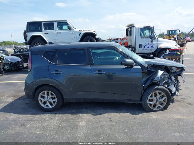 Kia Soul Lx